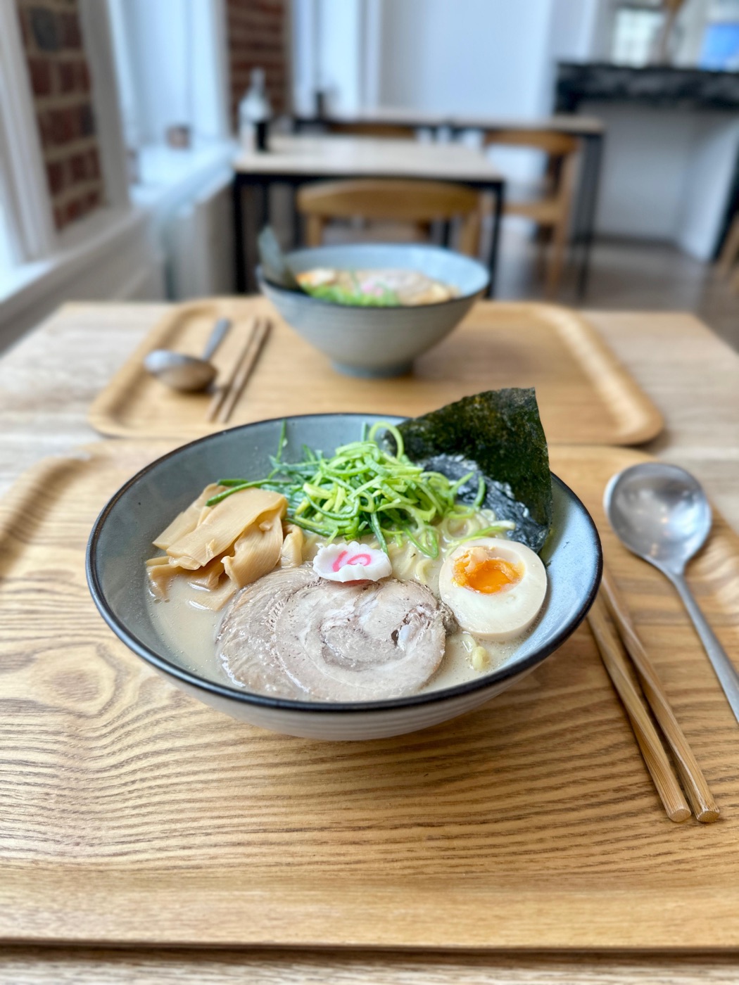 Ramen japonais servi au restaurant